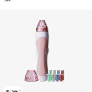 Pink and White Pore Vacuum Cleaner